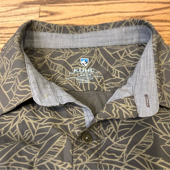 Kuhl Men's Short Sleeve Button-Up Shirt Lightweight Size L Green Leaf Print EUC - Picture 2 of 10